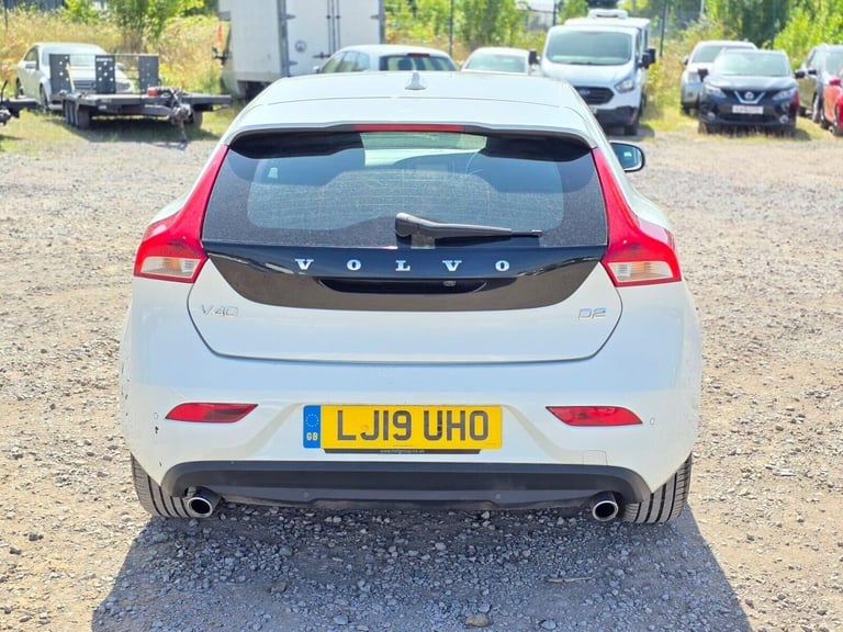 2019 Volvo V40 2.0 D2 Momentum Edition Auto Euro 6 (s/s) 5dr Hatchback Diesel Automatic