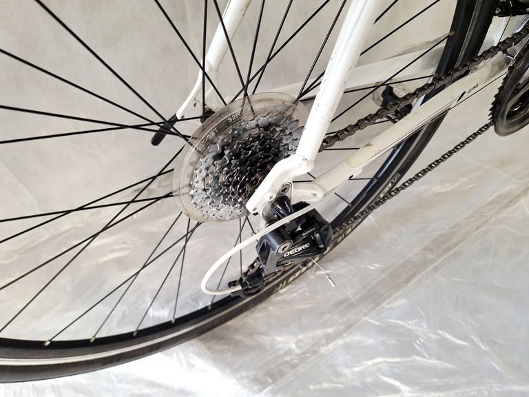 b   🚲🚲Wonderful Condition TREK 7.3 Hybrid Bike 24 Speed L Frame Lightweight Warranty 🚲