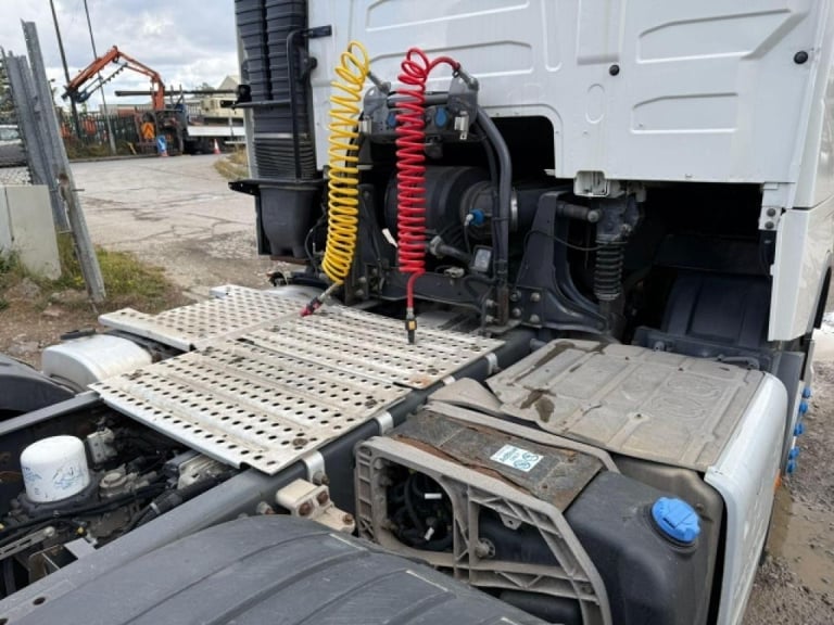 VOLVO FH 460 6x2 MID LIFT SLEEPER CAB TRACTOR UNIT