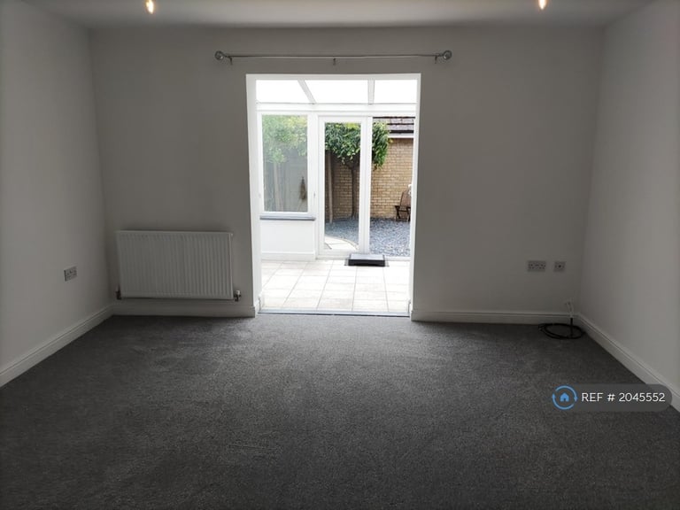 2 bedroom house in Brambling Close, Stowmarket, IP14 (2 bed) (#2045552)