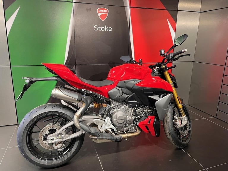 DUCATI STREETFIGHTER V2 S NEW 2025 MODEL YEAR BIKE IN STORE EX DISPLAY BIKE
