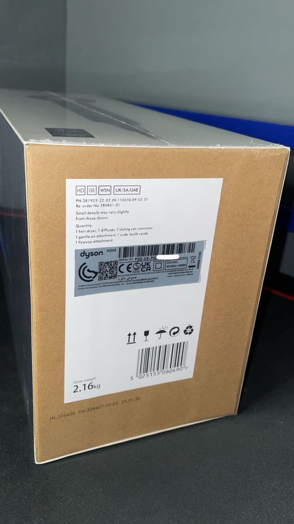 Dyson Supersonic Hairdryer (Iron/Fuchsia