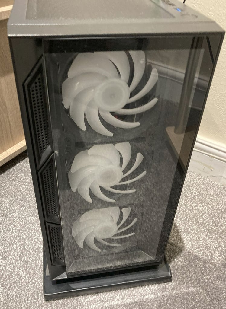 Ryzen 7 - RTX 2080 Super - 32GB RAM Gaming PC + bundled items