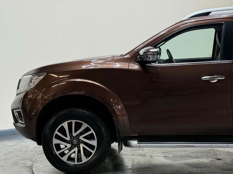 2016 Nissan Navara Double Cab Pick Up Tekna 2.3dCi 190 4WD Auto PICK UP DIESEL Automatic