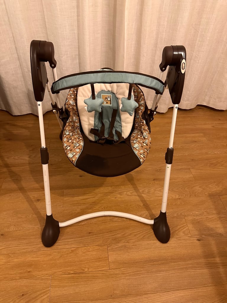 Battery-Operated Baby Swing – Pre-Loved and in Good Condition
