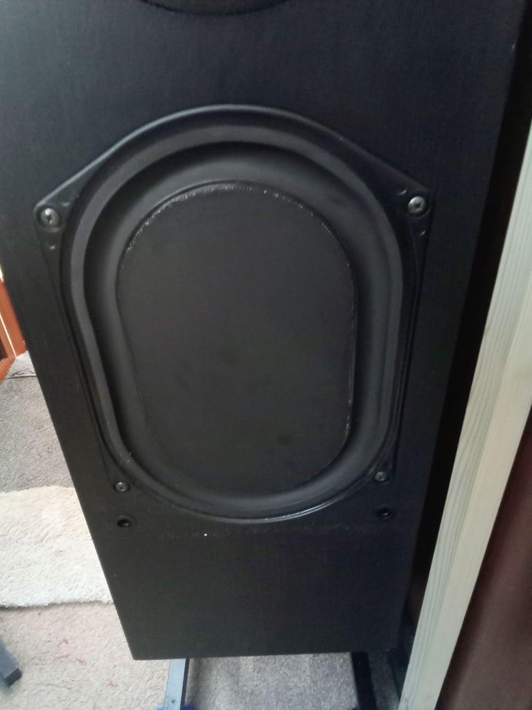 Speakers Kef c series C80 on stands with castors one pair 300 pound, offers 