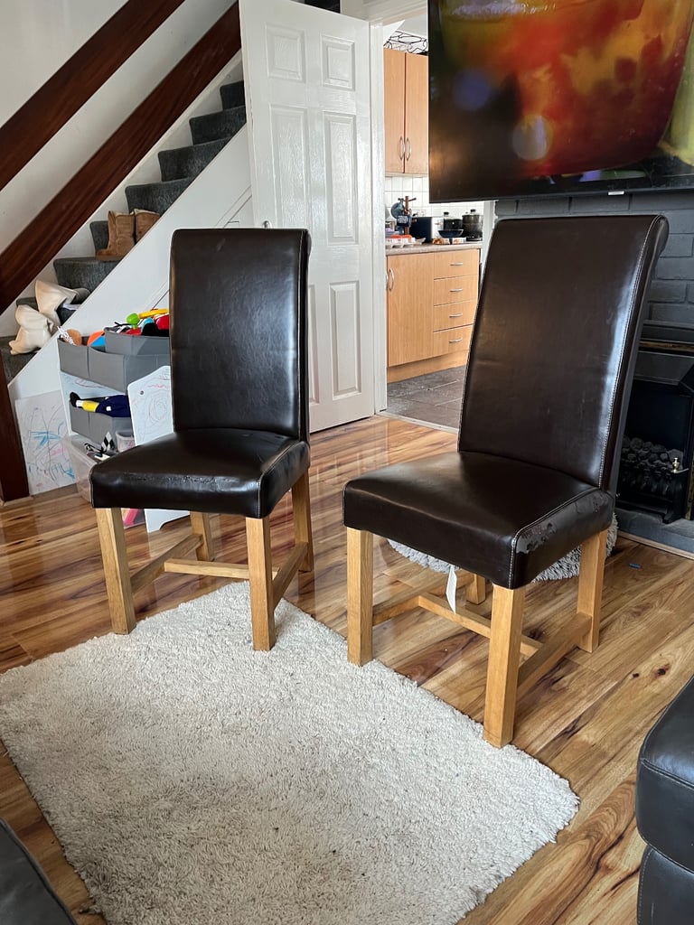 Pair of sleigh backed dining chairs - perfect for extra Christmas seating🎄🎄🎄🎄