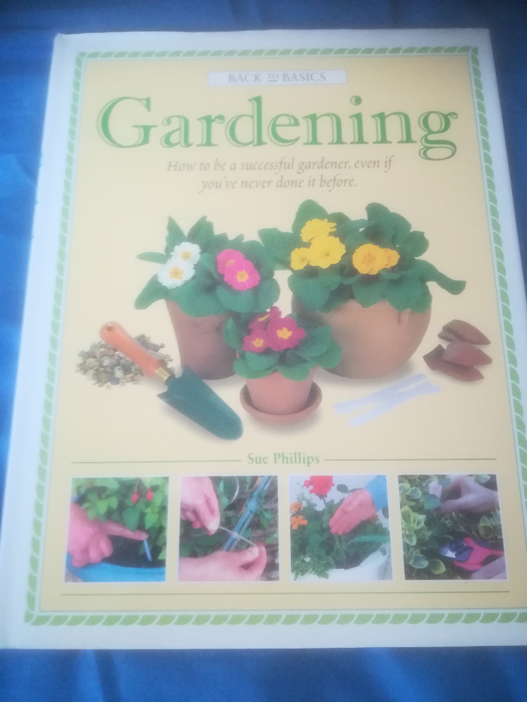 READER'S DIGEST; YOUR GARDENING QUESTIONS ANSWERED, HARDBACK, 1988, 466 PAGES  THE R.H.S. ENCYCLOPE