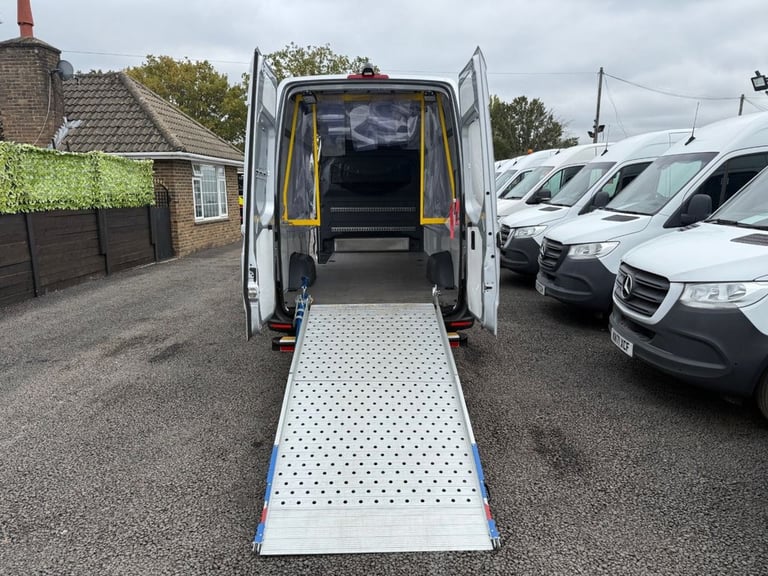 2022 Mercedes-Benz Sprinter 3.5t H2 Progressive Van PANEL VAN DIESEL Manual
