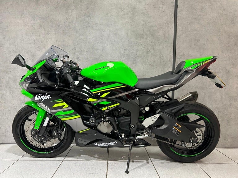 image for 69/2019 Kawasaki Ninja ZX-6R - 4270 miles - AKRAPOVIC! - STUNNING! - 1 OWNER! 