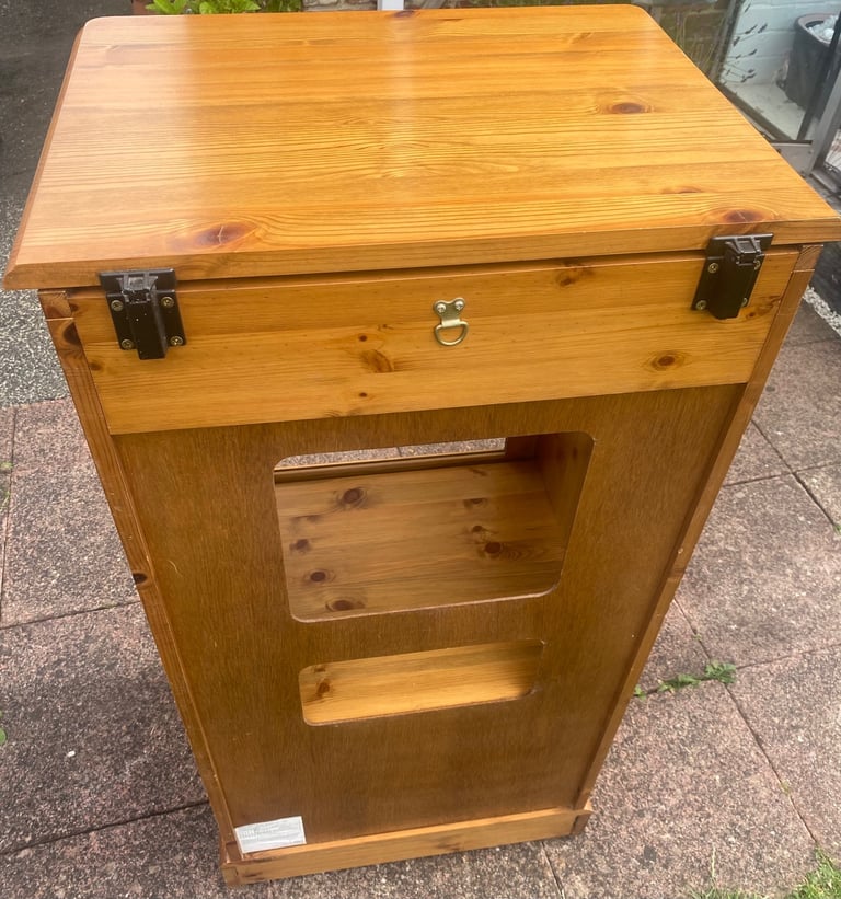 DUCAL VICTORIA HI FI CABINET