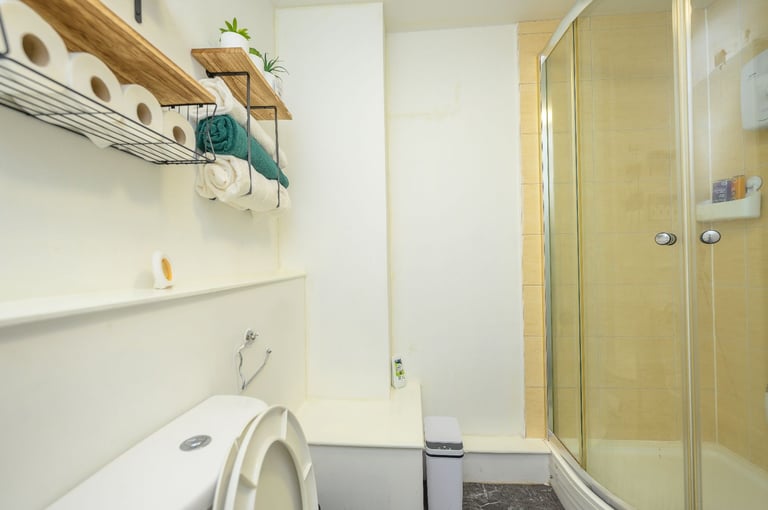 Short Term Stay in Broadgreen Court Liverpool- 1 BR