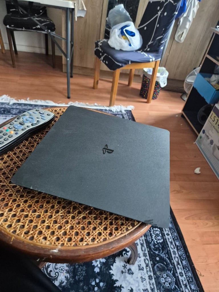 PlayStation 4 mint condition £100 ono