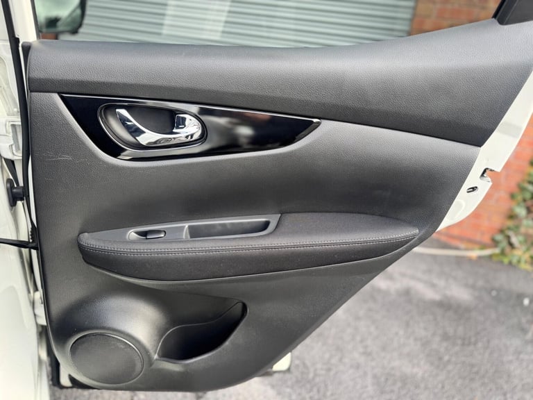 2015 Nissan Qashqai 1.5 dCi n-tec+ 2WD Euro 5 (s/s) 5dr HATCHBACK Diesel Manual