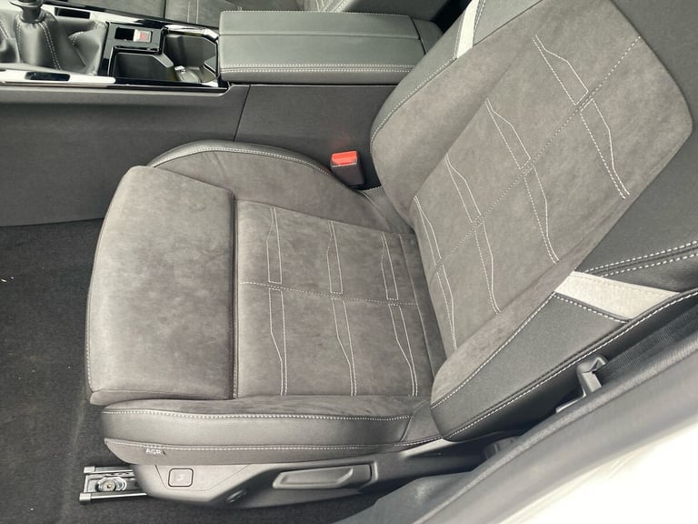 2025 Vauxhall Astra Astra 1.2 Turbo 130 Ultimate 5Dr Estate Estate Petrol Manual