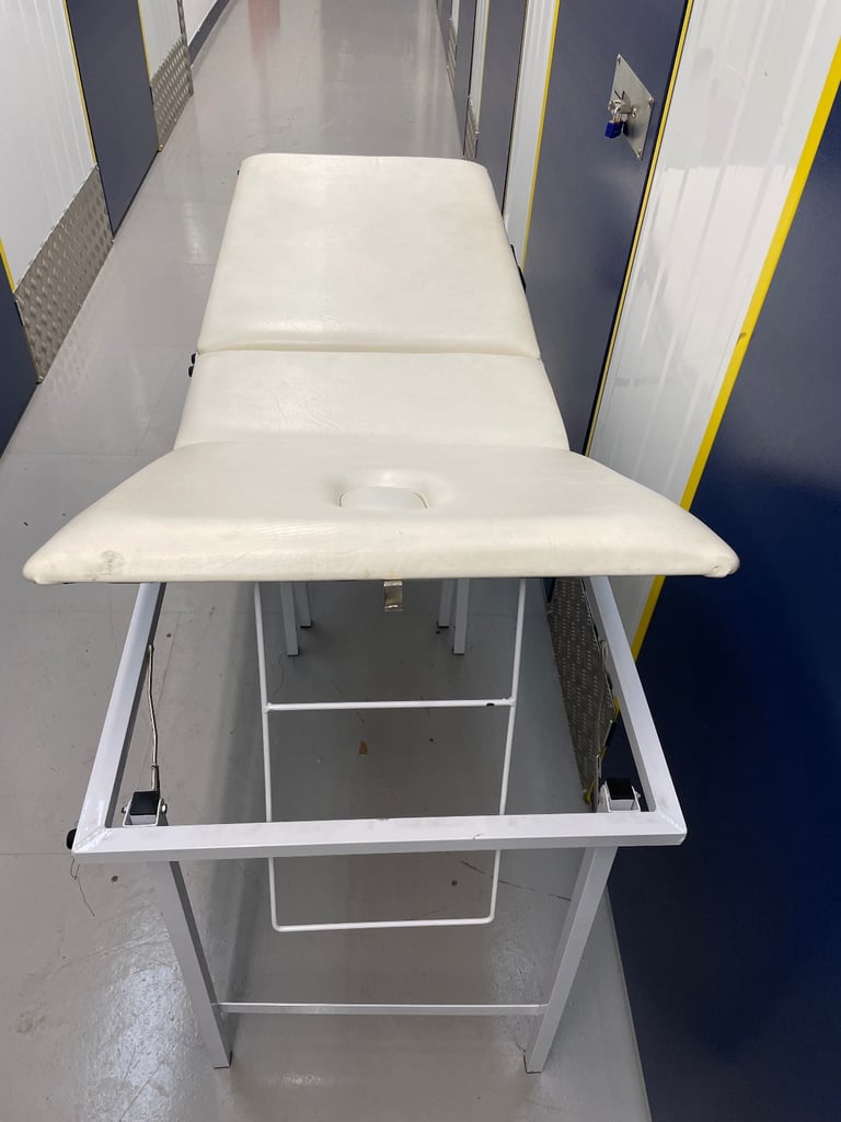 Beauty/massage beds