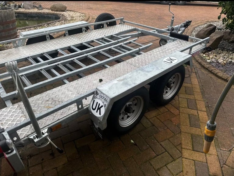 Phoenix Smart Trailer Car Transporter Twin Braked Axle with 2 Meter Ladder Ramps 2000 kgs Gross