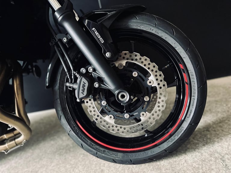 Stunning Low Mileage 2024/24 Kawasaki Z650 Motorcycle