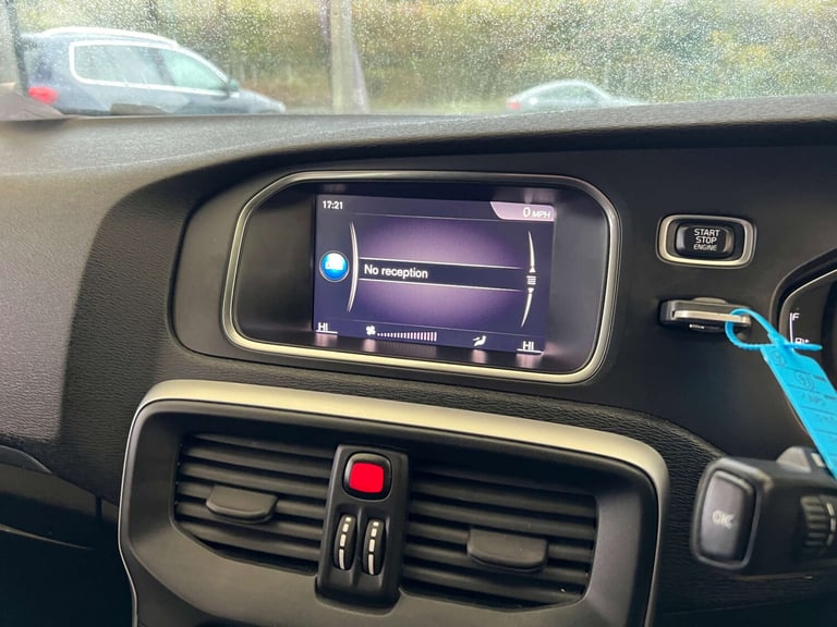 2018 Volvo V40 D3 [4 Cyl 150] Momentum Nav Plus 5dr Geartronic HATCHBACK DIESEL Automatic