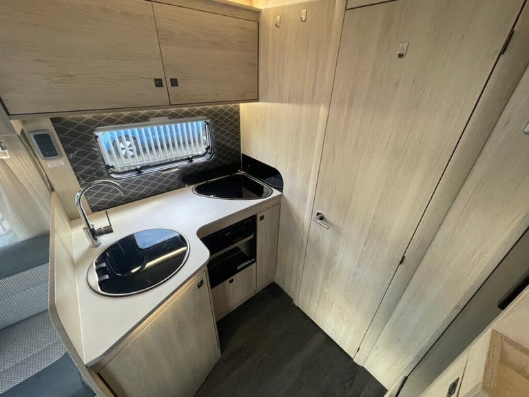 Auto trail F-60 4 berth 4 Belt  End Washroom Motorhome 3500kg