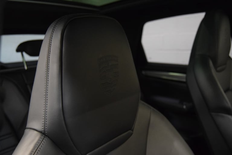 PORSCHE CAYENNE 3.0 V6 E-Hybrid 17.9kWh Platinum Edition 2022
