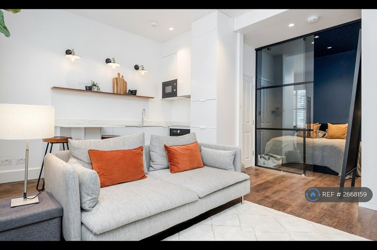 1 bedroom flat in Gaskarth Road, London, SW12 (1 bed) (#2668159)