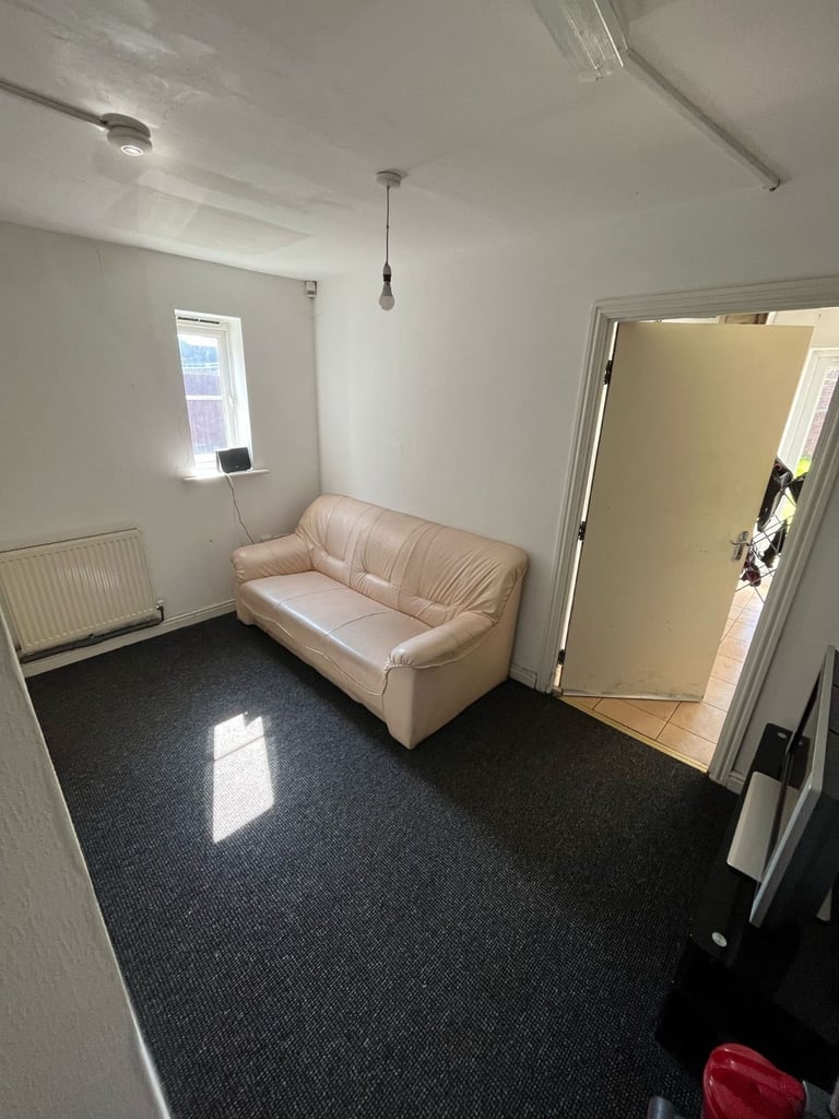 🗓️ Make a change today!  Move to Birmingham for £10/week service charge. 🚀