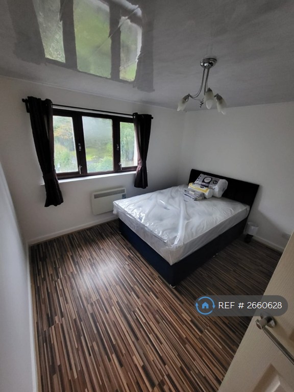 3 bedroom flat in Eastfield Road, Glasgow, G21 (3 bed) (#2660628)