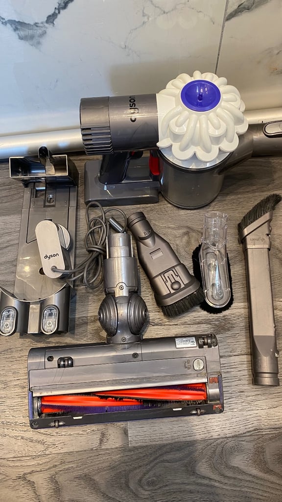 Dyson V6(new battery)Cordless Handheld Vacuum. 