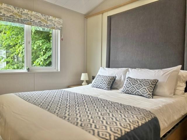 BRAND NEW STATIC CARAVAN FOR SALE ON BROADLAND SANDS HOLIDAY PARK 