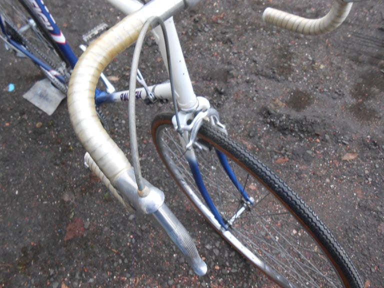 RALEIGH WINNER 10 SPEED ROAD RACING BIKE, RETRO RACER. 1980's.
