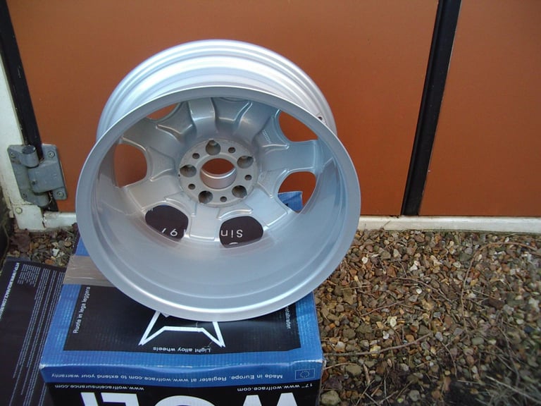 C class Mecedes wheels for W203 or T203 model 17 inch rim.