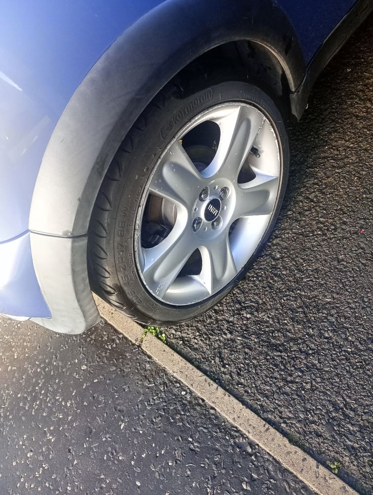 Mini, CONVERTIBLE, Convertible, 2005, Manual, 1598 (cc), 2 doors