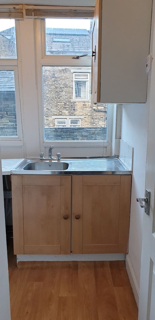 Single Bedroom flat for rent - Bradford BD9 - 450 pm