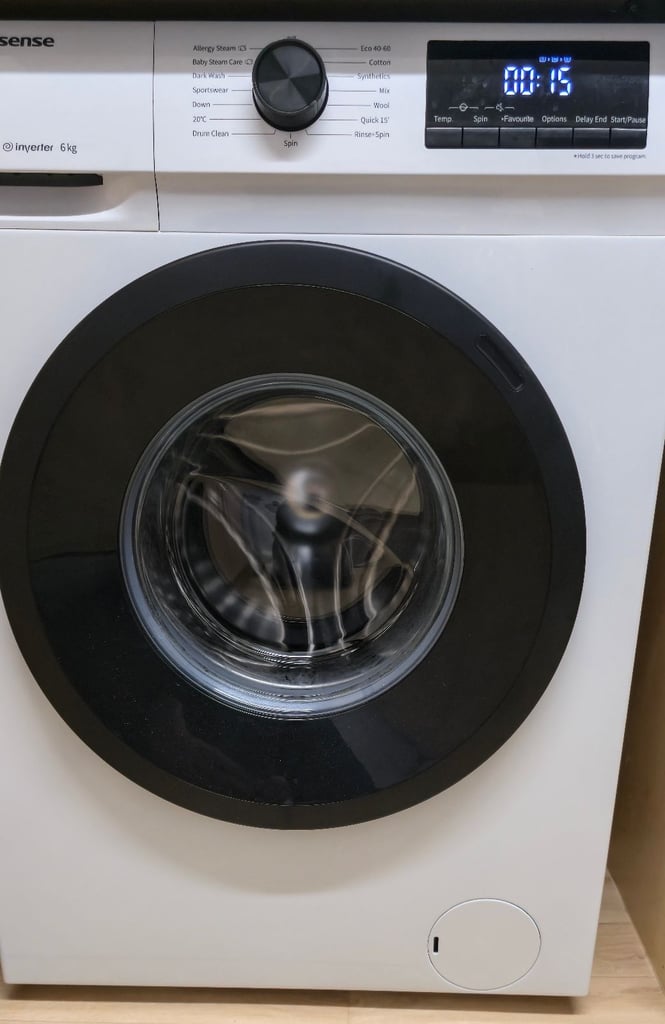 HISENSE WASHING MACHINE - SIX WASHES ONLY 