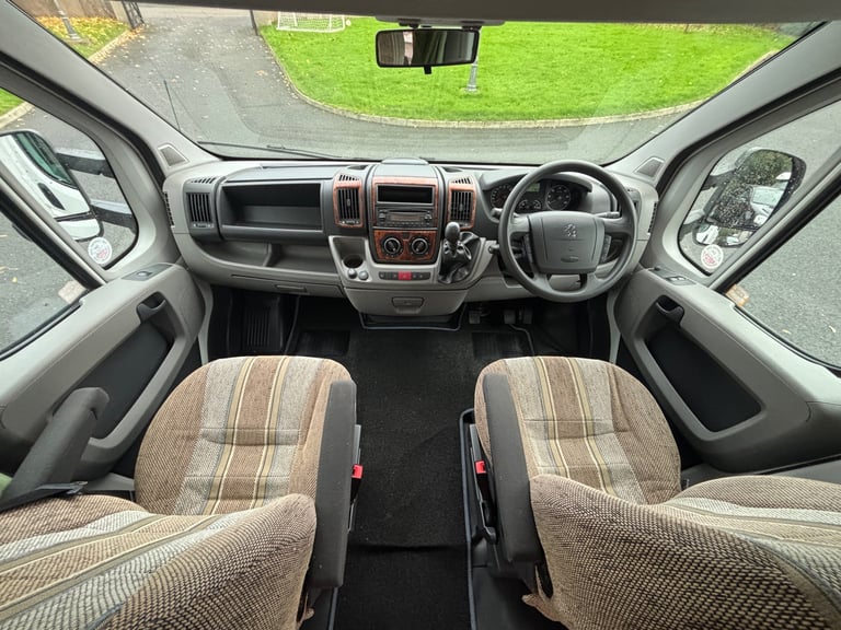 Elddis Sunseeker 115 Coachbuilt Motorhome. 2 Berth. 2009 Peugeot 2.2 Diesel. A/C