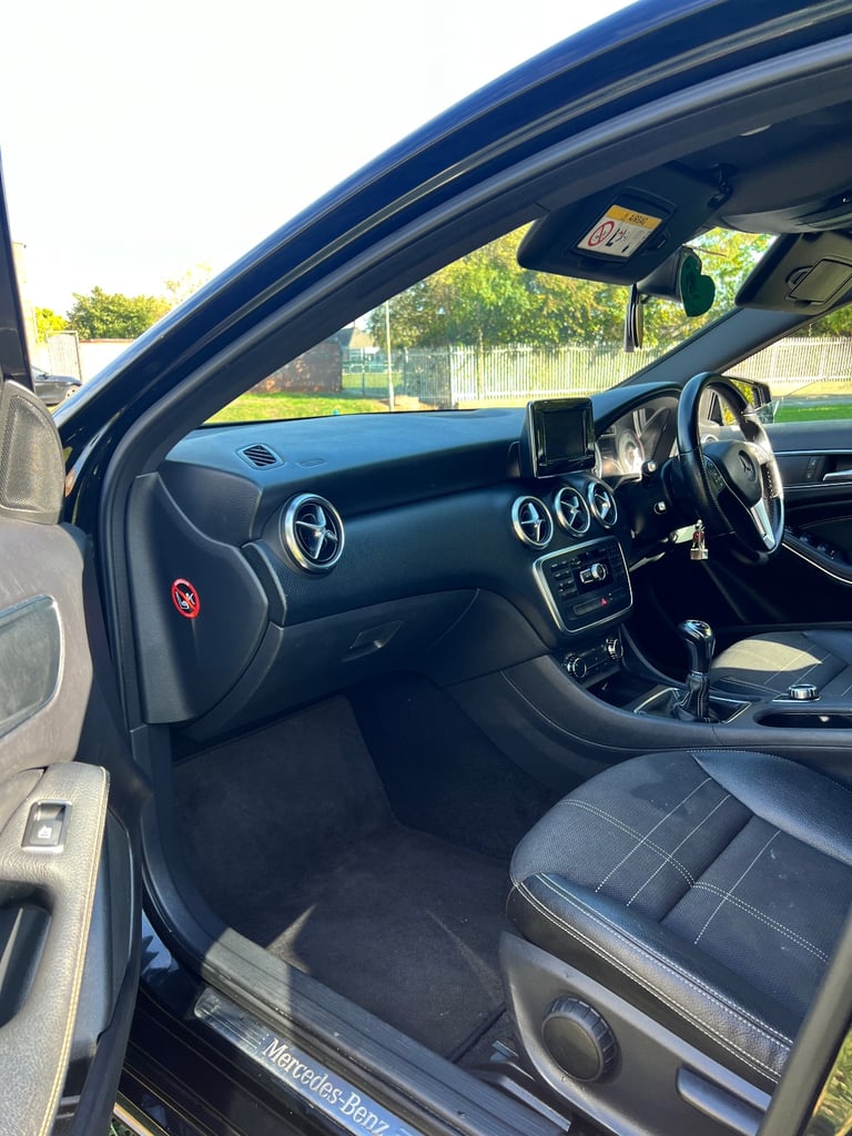 MERCEDES-BENZ A200 SPORT 2014