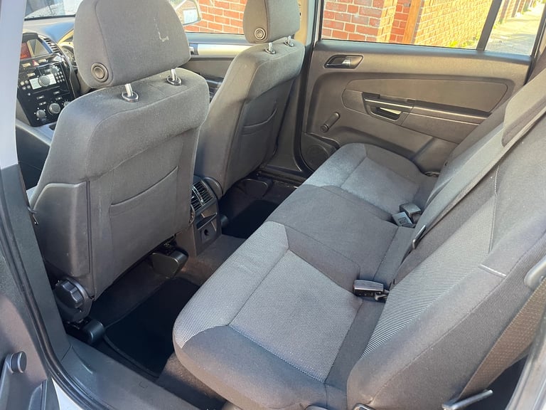 VAUXHALL ZAFIRA 7 SEATS NEW MOT CHEAP TAX 