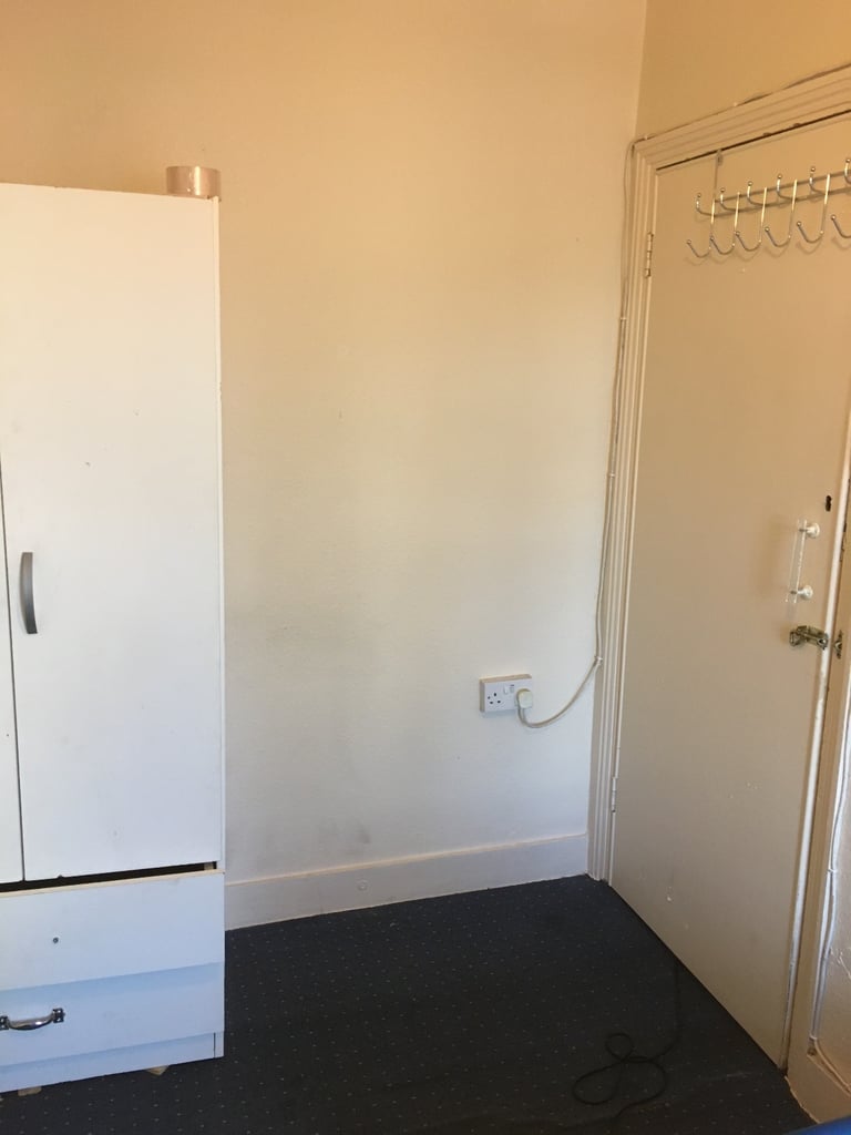 One bedroom available at ilford / barking 