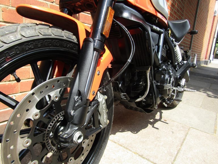 DUCATI SCRAMBLER 800 IN FANSASTIC CONDITION,VERY LOW MILES, AS ORIGINAL! 2019