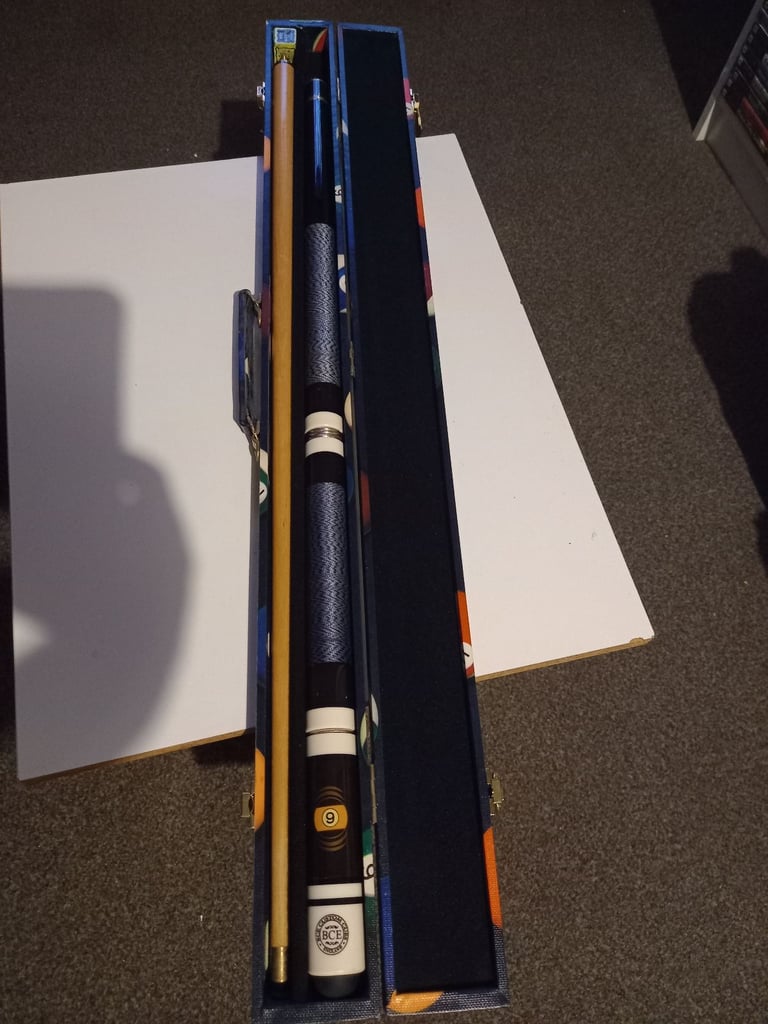 image for BCE 4 Peice pool cue with hard case