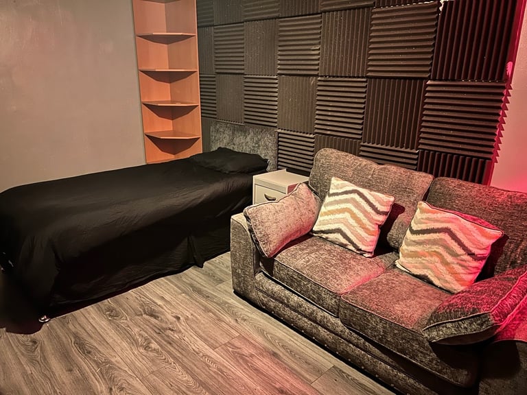 Single room in Tillicoultry - Electricity, Heating and WiFi included.