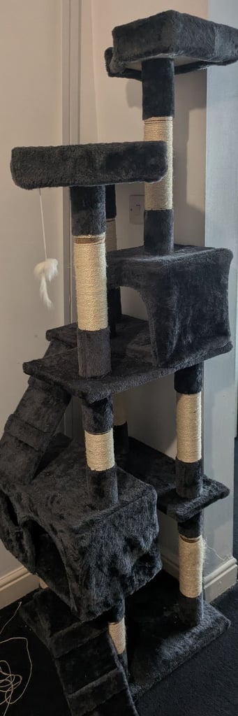 Cat scratching post/tree