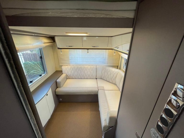 Burstner limited 744 4 Berth 4 Belt End lounge 3850KG