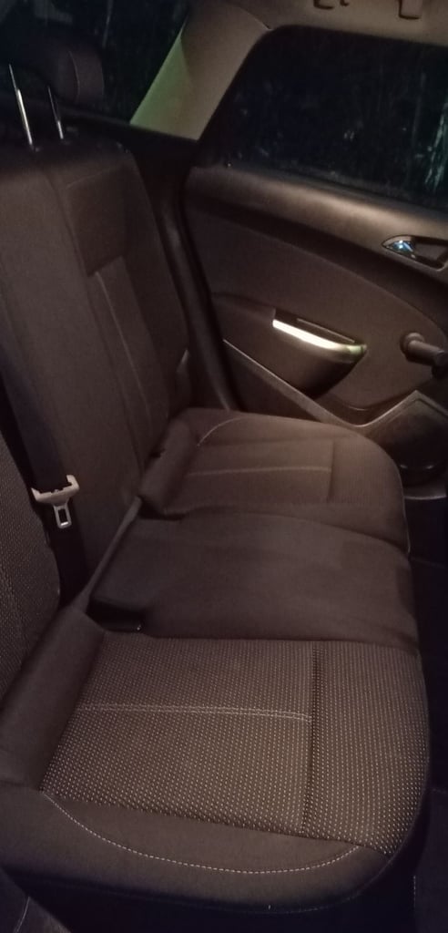 Vauxhall, ASTRA, Estate, 2012, Auto, Automatic, 1956 (cc), 5 doors, 2 Keys