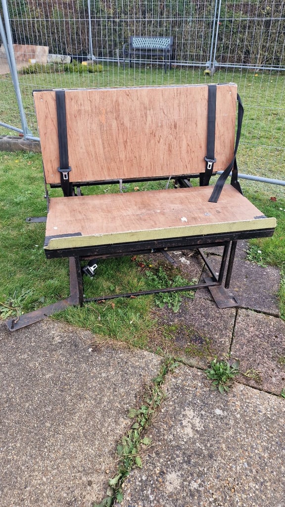 3/4 rock n roll camper bed