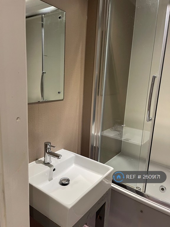 4 bedroom house in Myrtle Street, Middlesbrough, TS1 (4 bed) (#2609171)