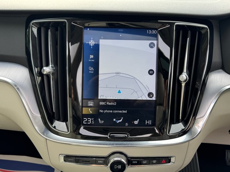 2019 Volvo V60 2.0 D4 Momentum Pro Estate 5dr Diesel Auto Euro 6 (s/s) (190 ps)