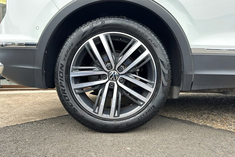  Volkswagen Tiguan 1.5 Tsi Elegance Suv 5dr Petrol Dsg Euro 6 s/s 150 Ps