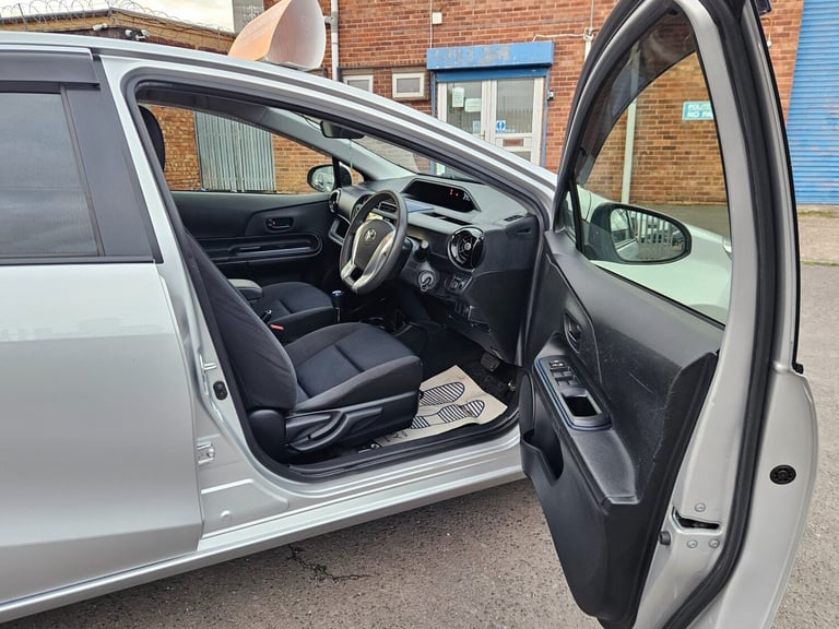 2016 Toyota Aqua 1.5 VVT-I Hybrid Petrol CVT Automatic  Hatchback Hybrid Electric Automatic